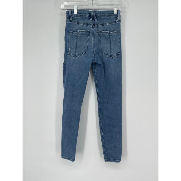 Good American Good Waist Crop Distressed Medium Wash Indigo 139 jeans size 2/26 - Picture 2 of 7